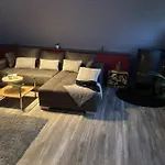 Behagliches Nurdachhaus Im Ferienhausgebiet 펜션 란겔샤임