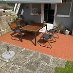 Behagliches Nurdachhaus Im Ferienhausgebiet *
