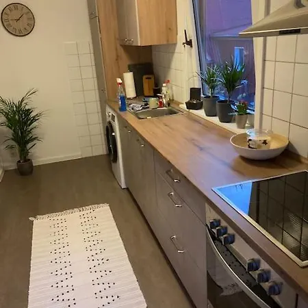 Behagliches Nurdachhaus Im Ferienhausgebiet