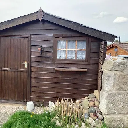 Behagliches Nurdachhaus Im Ferienhausgebiet