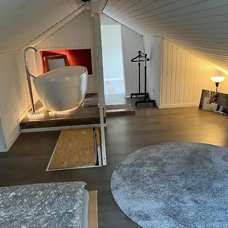 Behagliches Nurdachhaus Im Ferienhausgebiet Semesterbostad