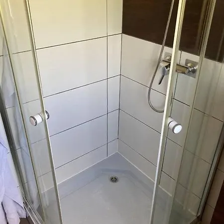 Semesterbostad Behagliches Nurdachhaus Im Ferienhausgebiet *