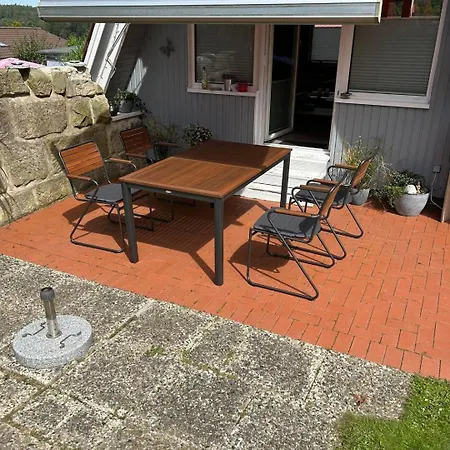 Behagliches Nurdachhaus Im Ferienhausgebiet *
